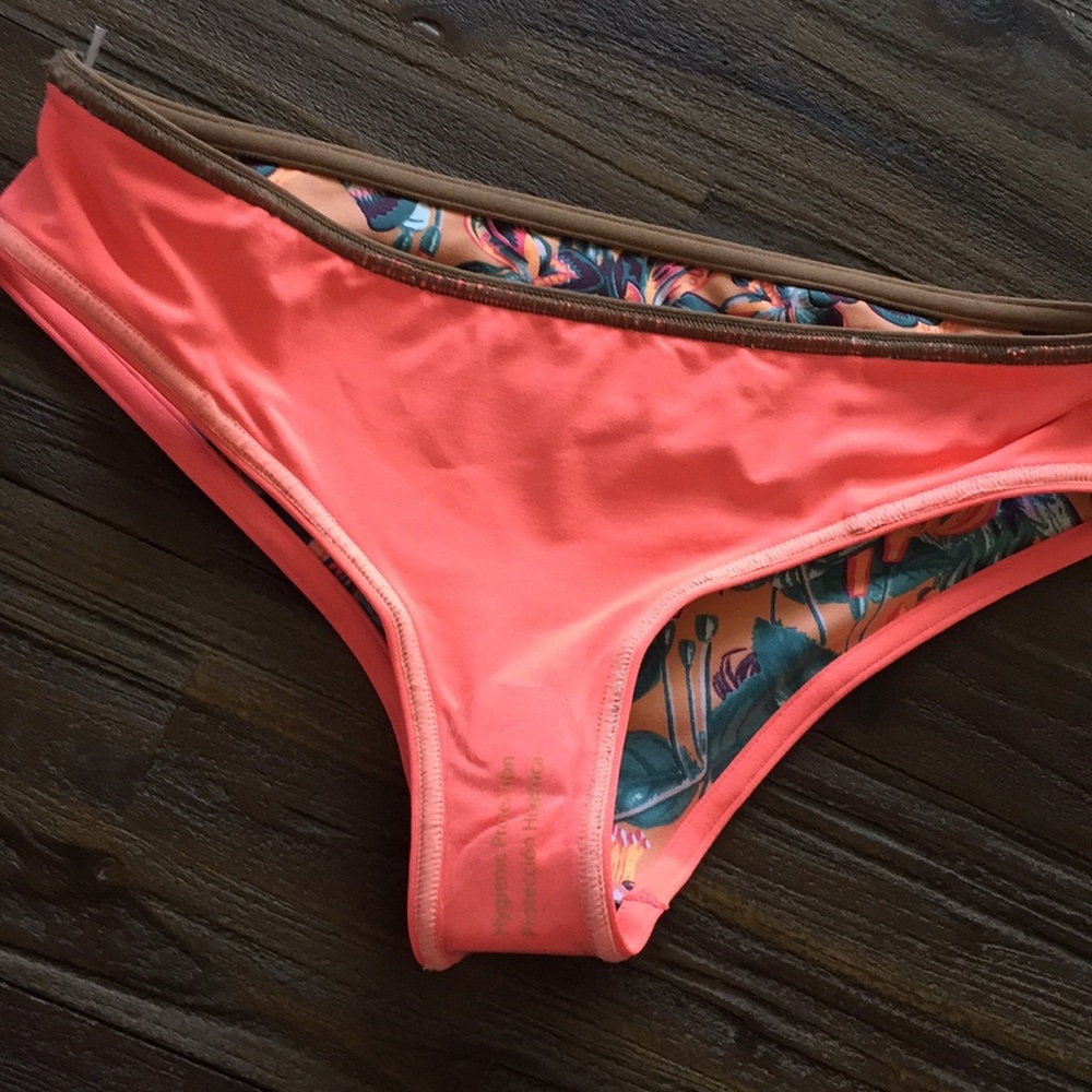 Maaji Reversible Bikini Bottoms NWT - Picture 5 of 7